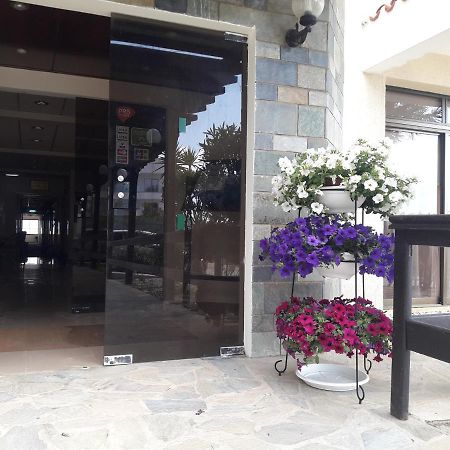 Harry'S Hotel Protaras Buitenkant foto