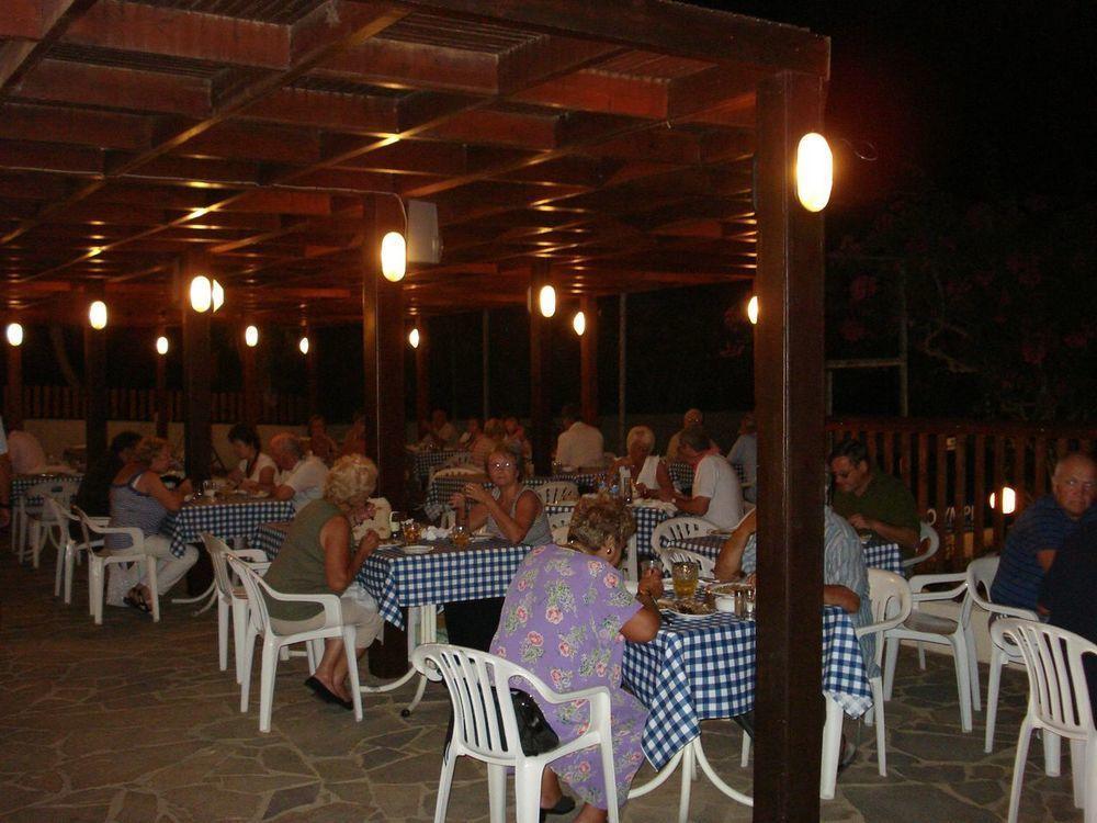 Harry'S Hotel Protaras Buitenkant foto
