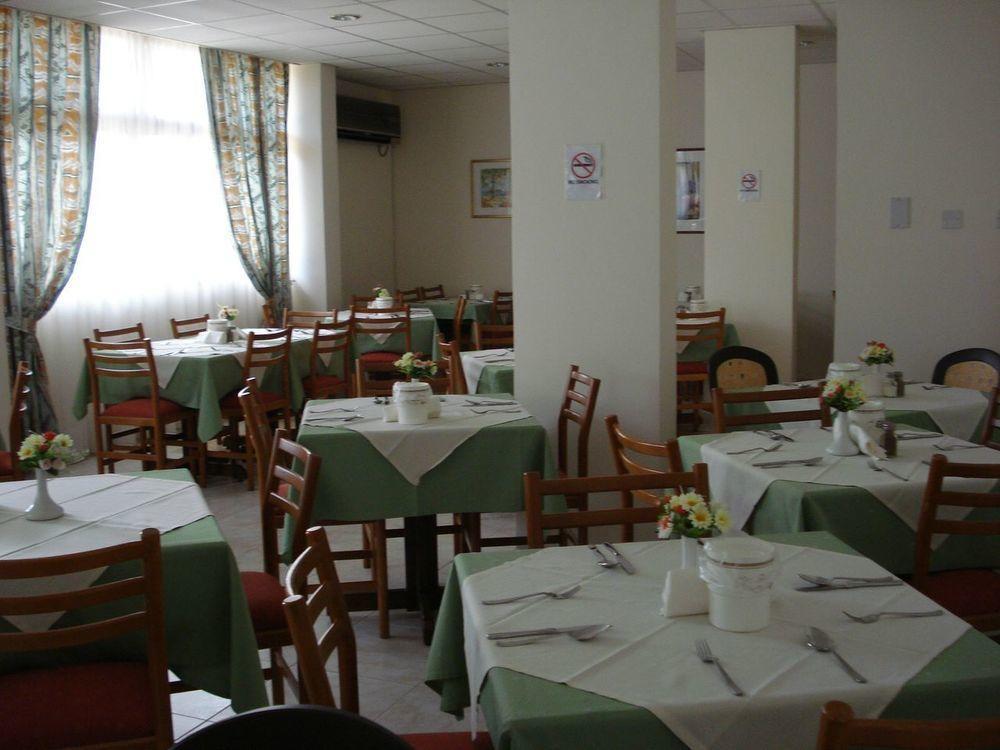 Harry'S Hotel Protaras Buitenkant foto