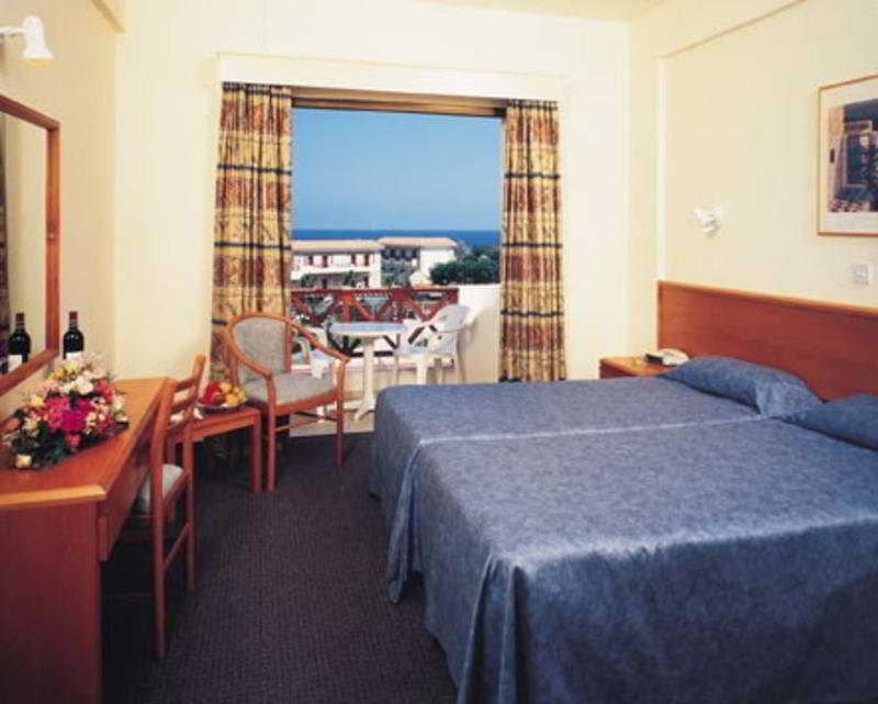 Harry'S Hotel Protaras Buitenkant foto