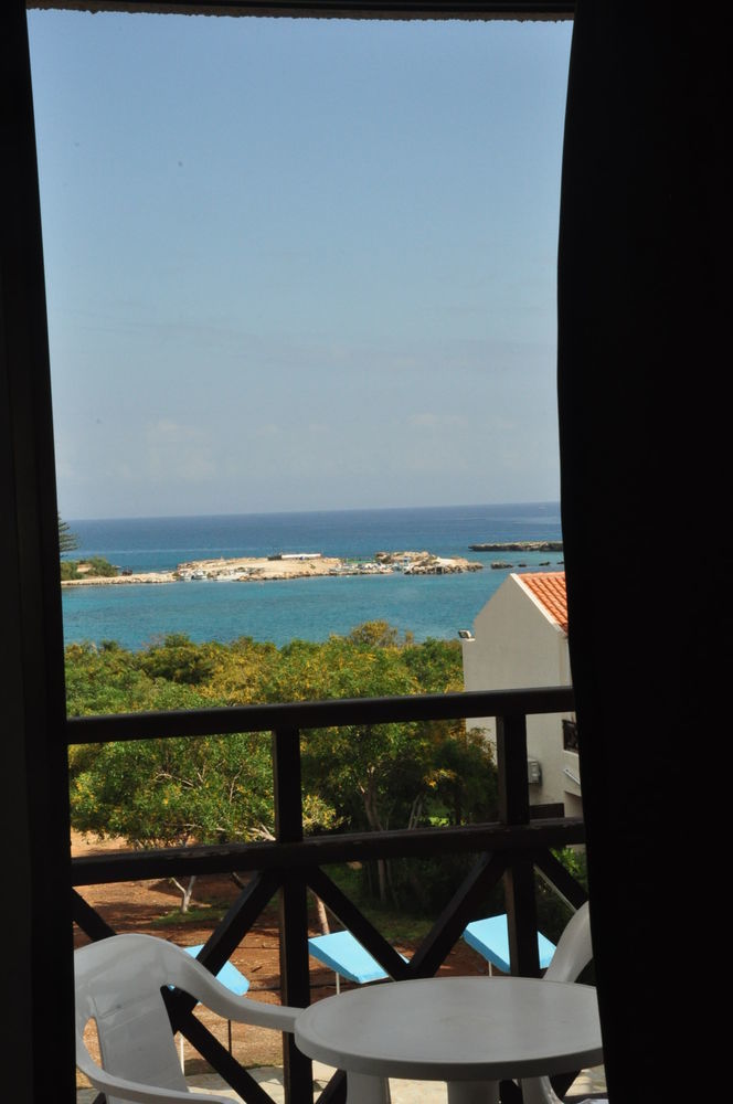 Harry'S Hotel Protaras Buitenkant foto