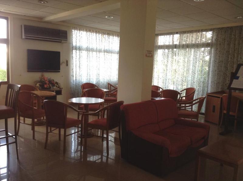 Harry'S Hotel Protaras Buitenkant foto